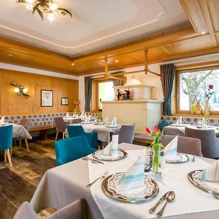 Zum Schwanen Otel 3*