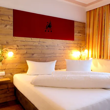 Zum Schwanen Otel 3*