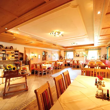 ガストフ ツム シュワネン Pflach