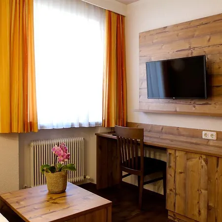 祖姆斯彻万恩酒店 3*